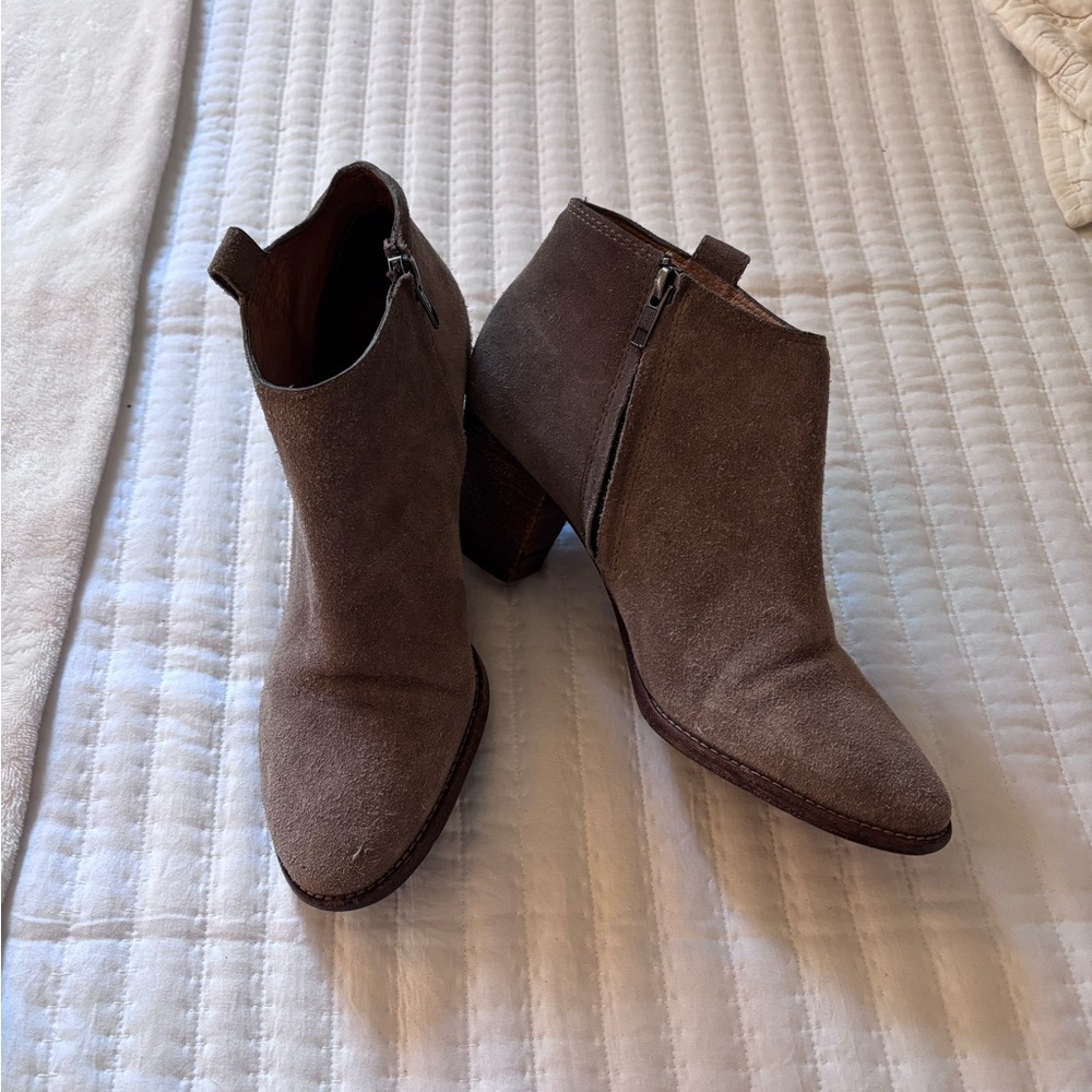 : : MADEWELL Tan Suede Leather Ankle Boots : : - Picture 7 of 15